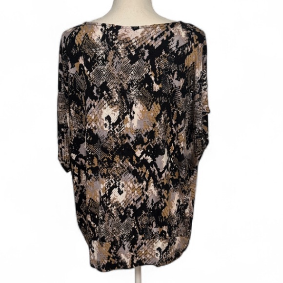 Jennifer Lopez 🆕 Snakeskin Print Soft Rayon Shoulder Details Blouse NWOT Sz 1x - Picture 7 of 7